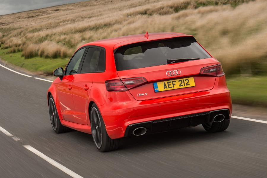  Audi RS3 Sportback (8V) 2015 года  (UK) (фото 25 из 30)